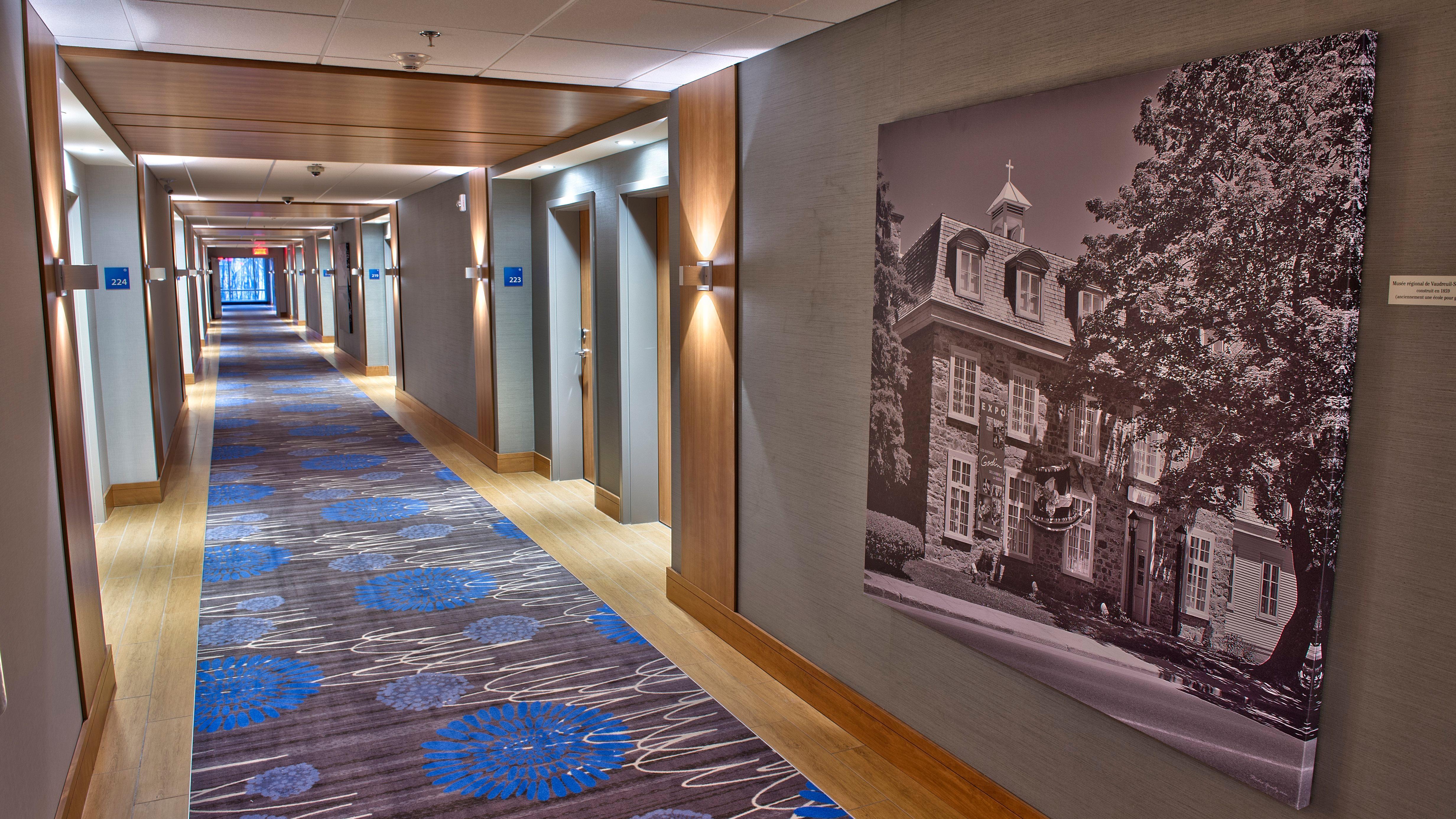 Holiday Inn Express & Suites Vaudreuil-Dorion By Ihg Exterior photo