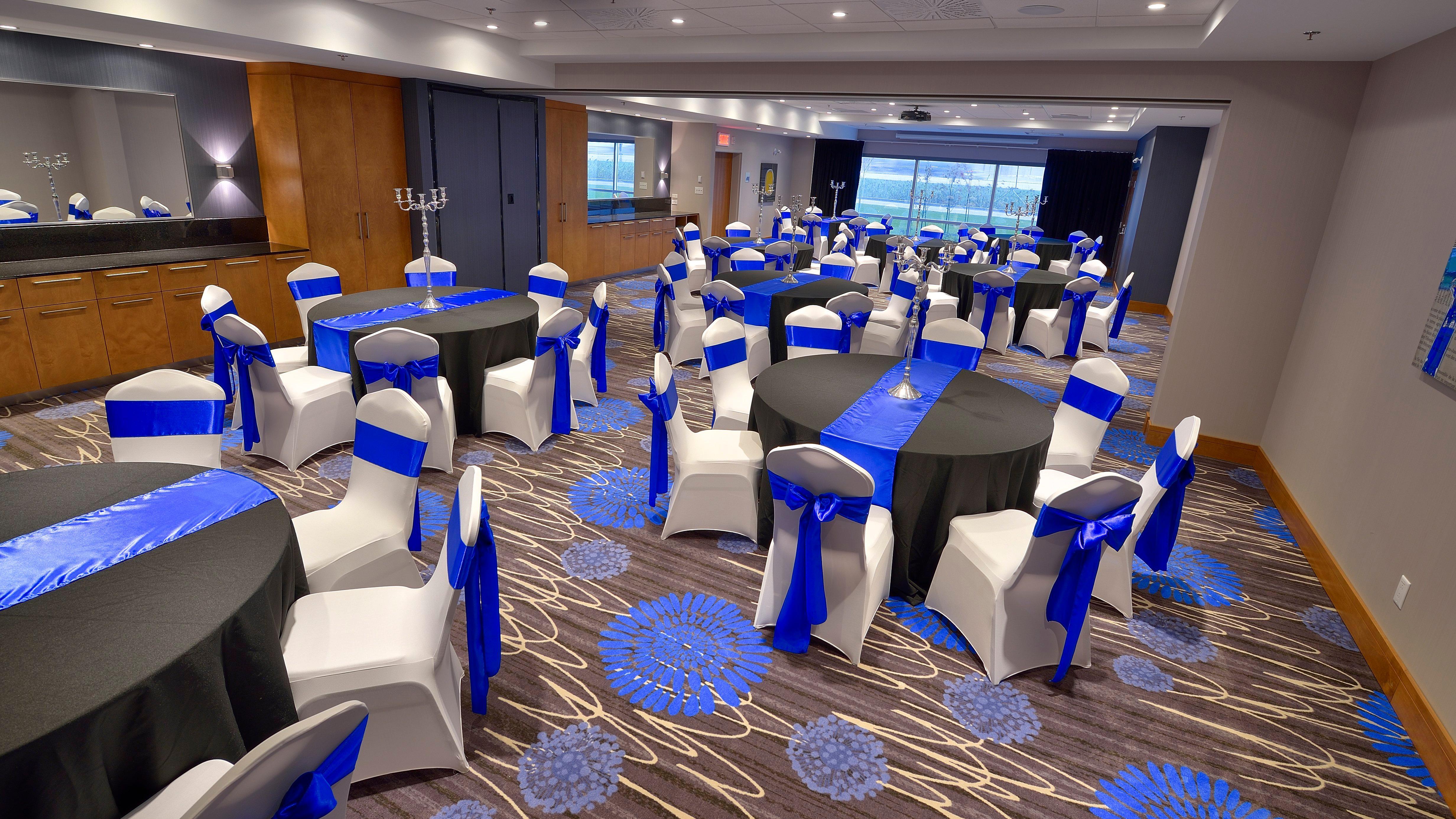 Holiday Inn Express & Suites Vaudreuil-Dorion By Ihg Exterior photo