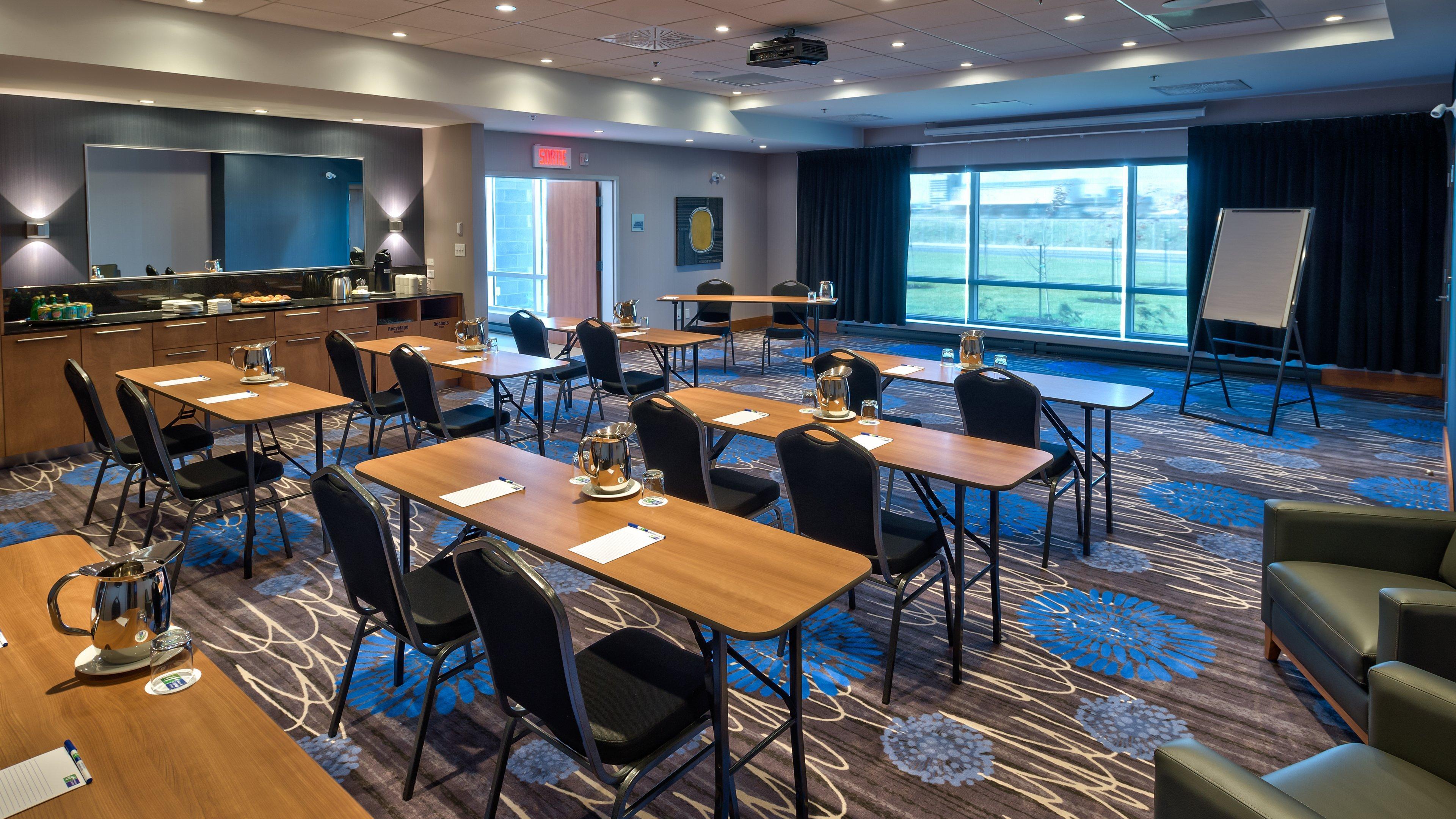 Holiday Inn Express & Suites Vaudreuil-Dorion By Ihg Exterior photo