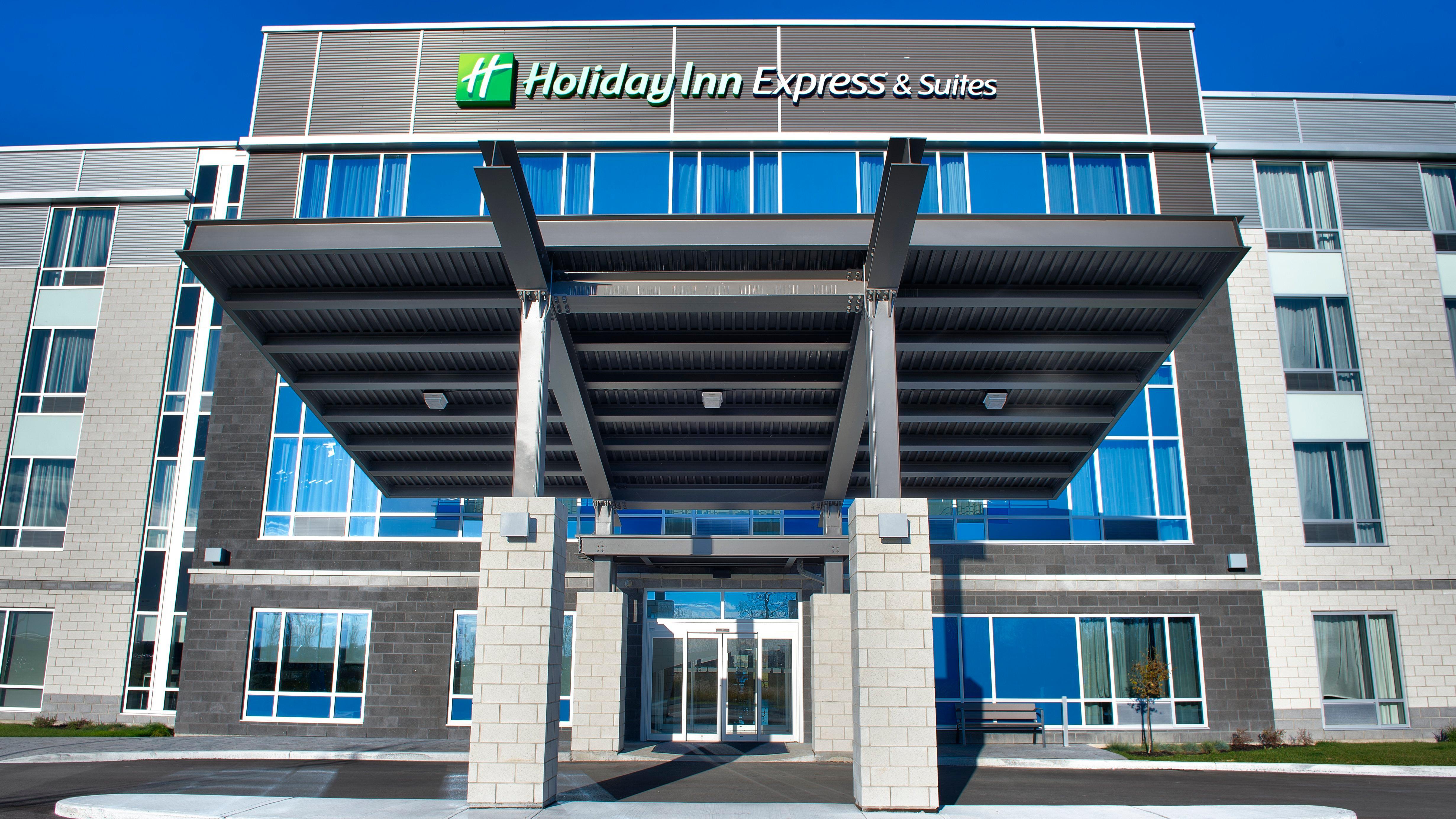 Holiday Inn Express & Suites Vaudreuil-Dorion By Ihg Exterior photo