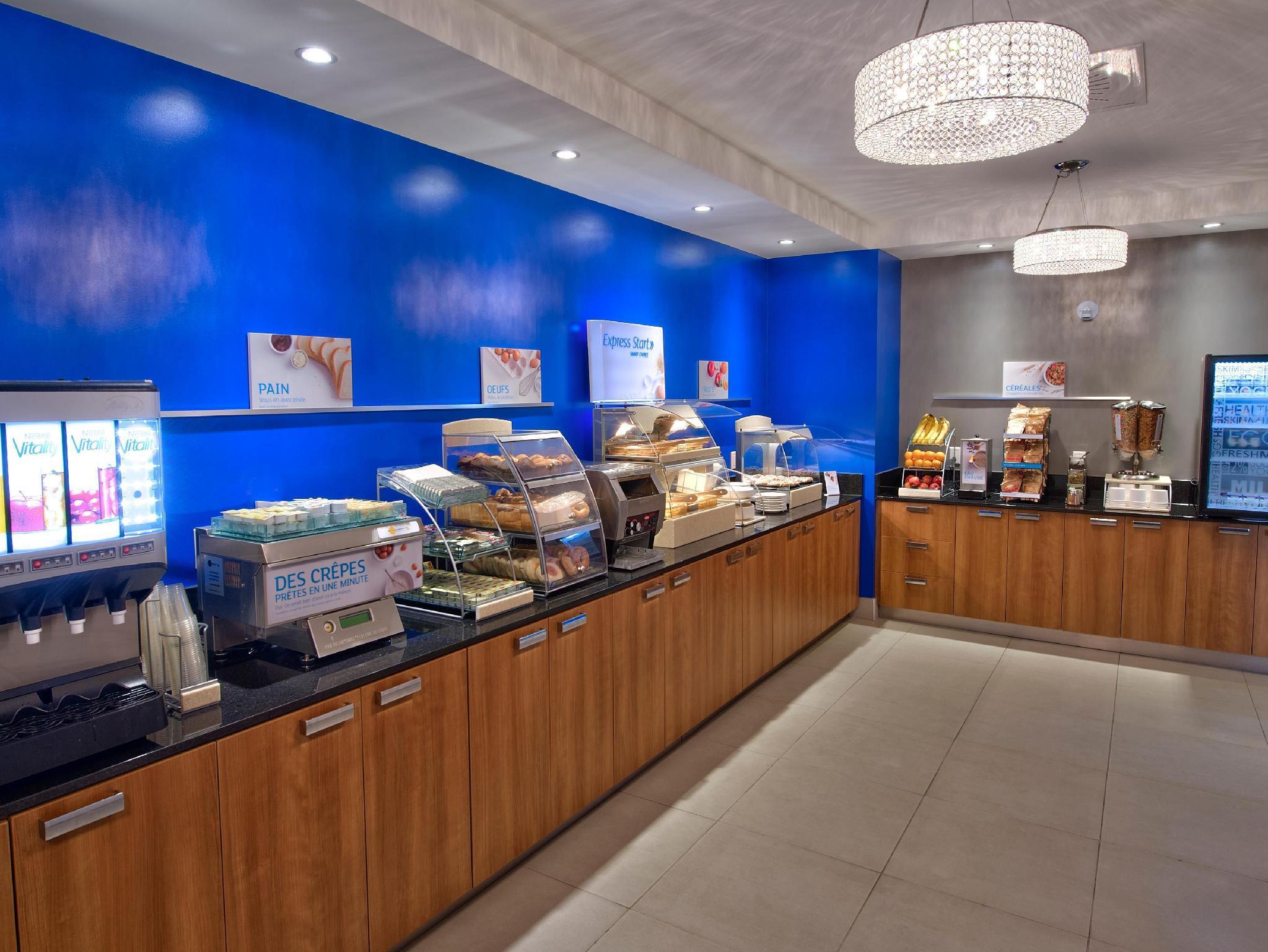 Holiday Inn Express & Suites Vaudreuil-Dorion By Ihg Exterior photo