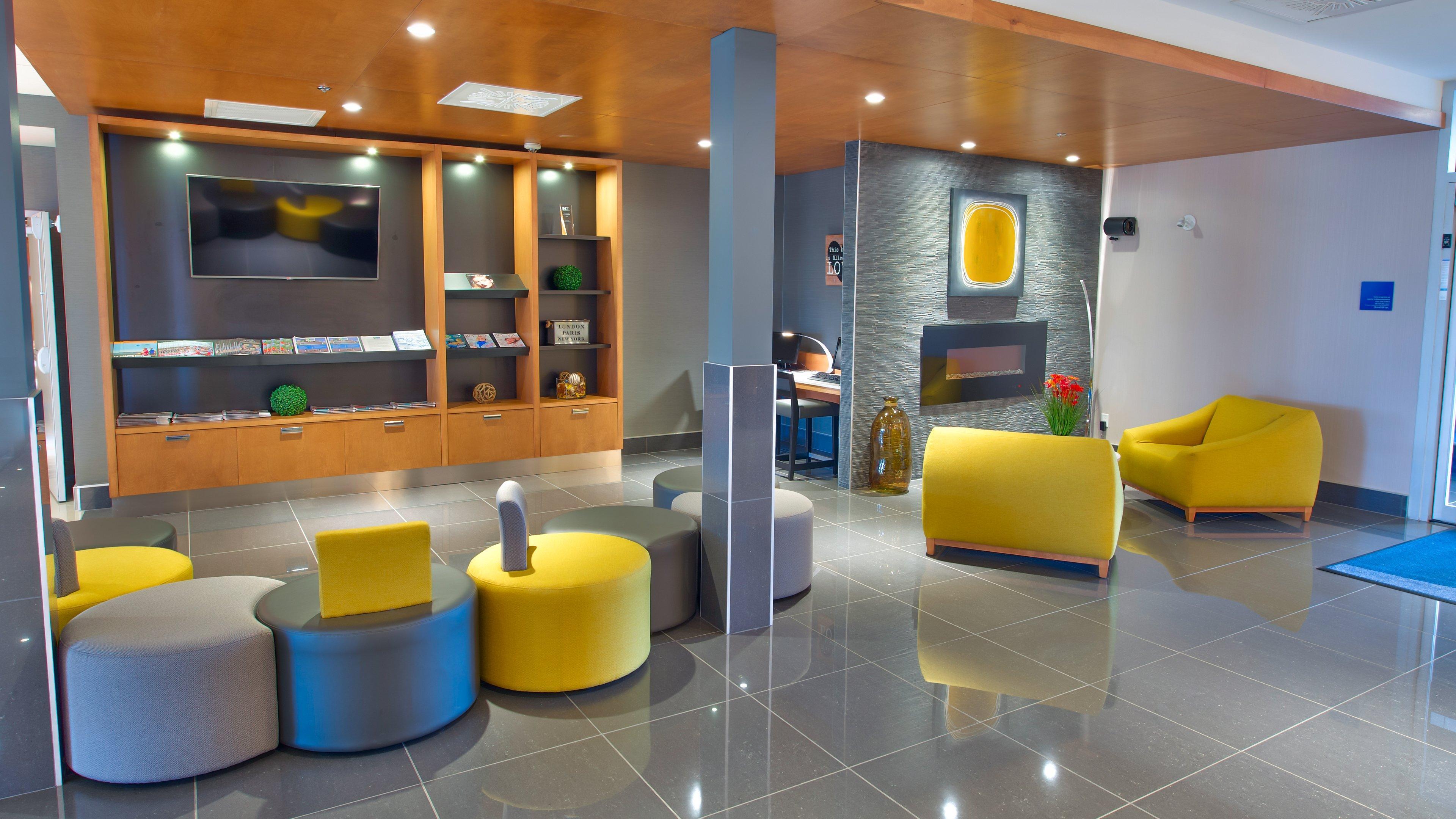 Holiday Inn Express & Suites Vaudreuil-Dorion By Ihg Exterior photo