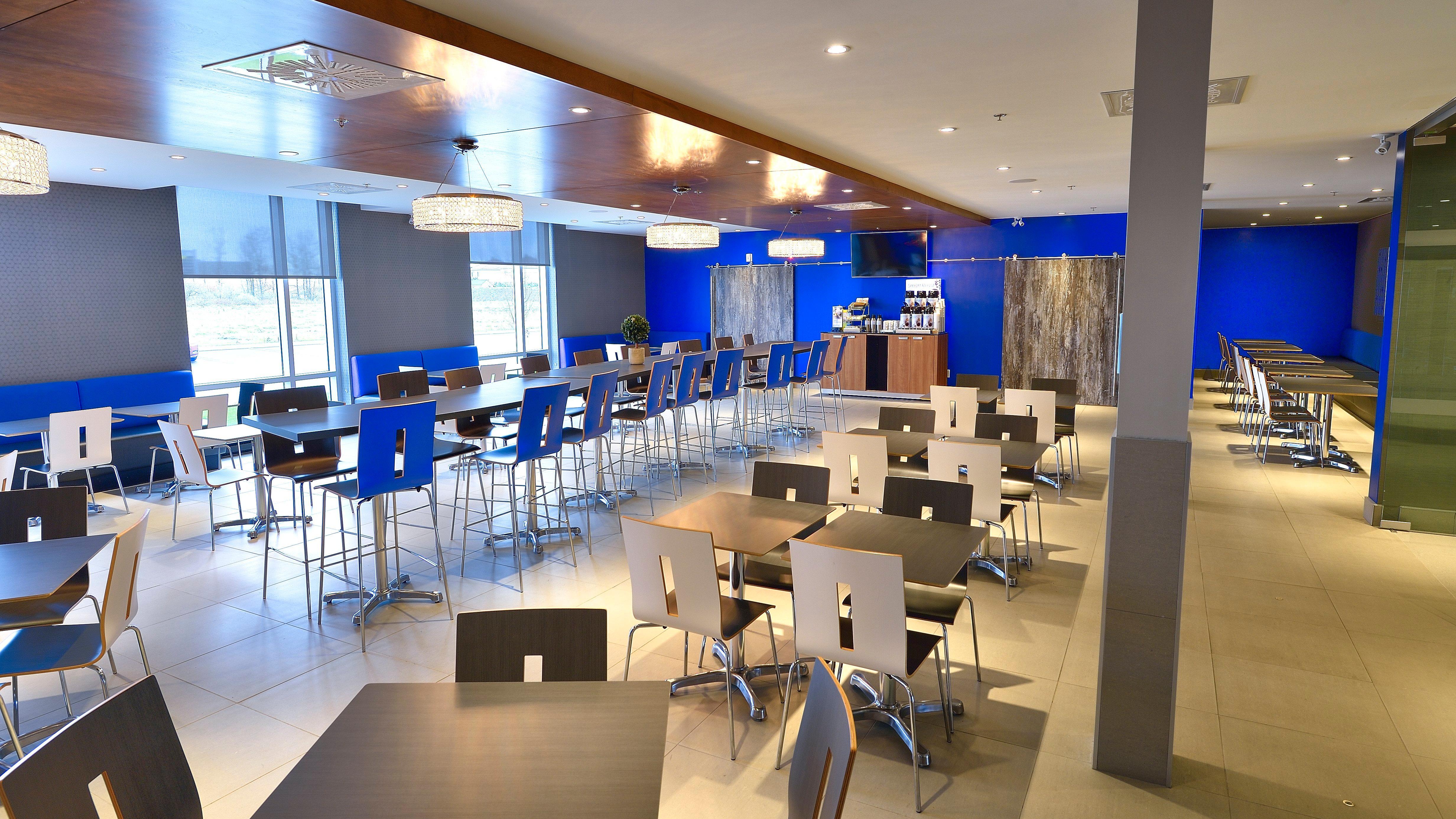 Holiday Inn Express & Suites Vaudreuil-Dorion By Ihg Exterior photo