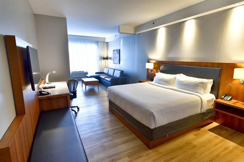 Holiday Inn Express & Suites Vaudreuil-Dorion By Ihg Exterior photo
